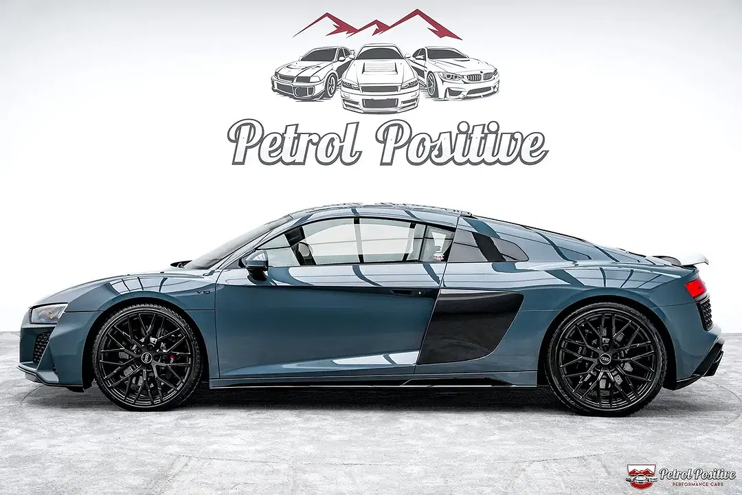 Audi R8 5.2 V10 FSI quattro - Thumbnail 30