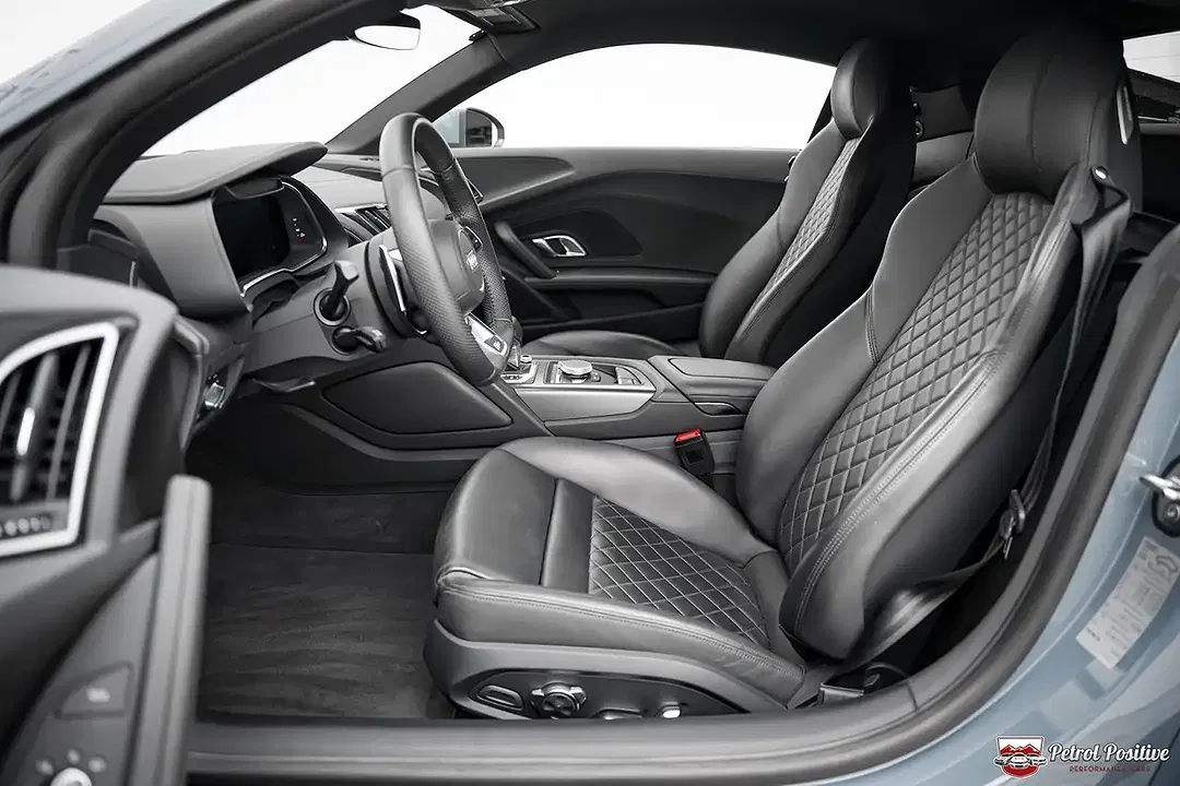 Audi R8 5.2 V10 FSI quattro - Thumbnail 40