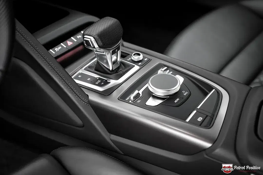 Audi R8 5.2 V10 FSI quattro - Thumbnail 41