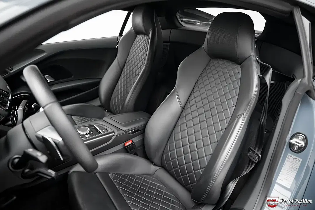 Audi R8 5.2 V10 FSI quattro - Thumbnail 42