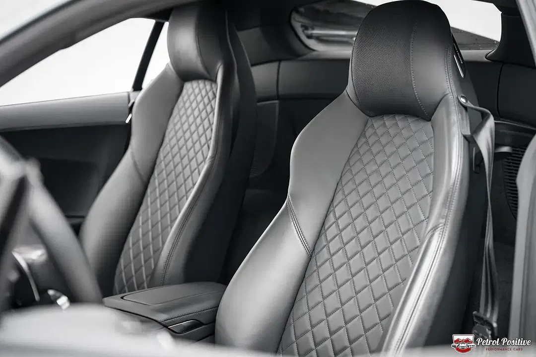 Audi R8 5.2 V10 FSI quattro - Thumbnail 43