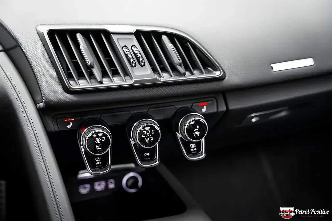 Audi R8 5.2 V10 FSI quattro - Thumbnail 44