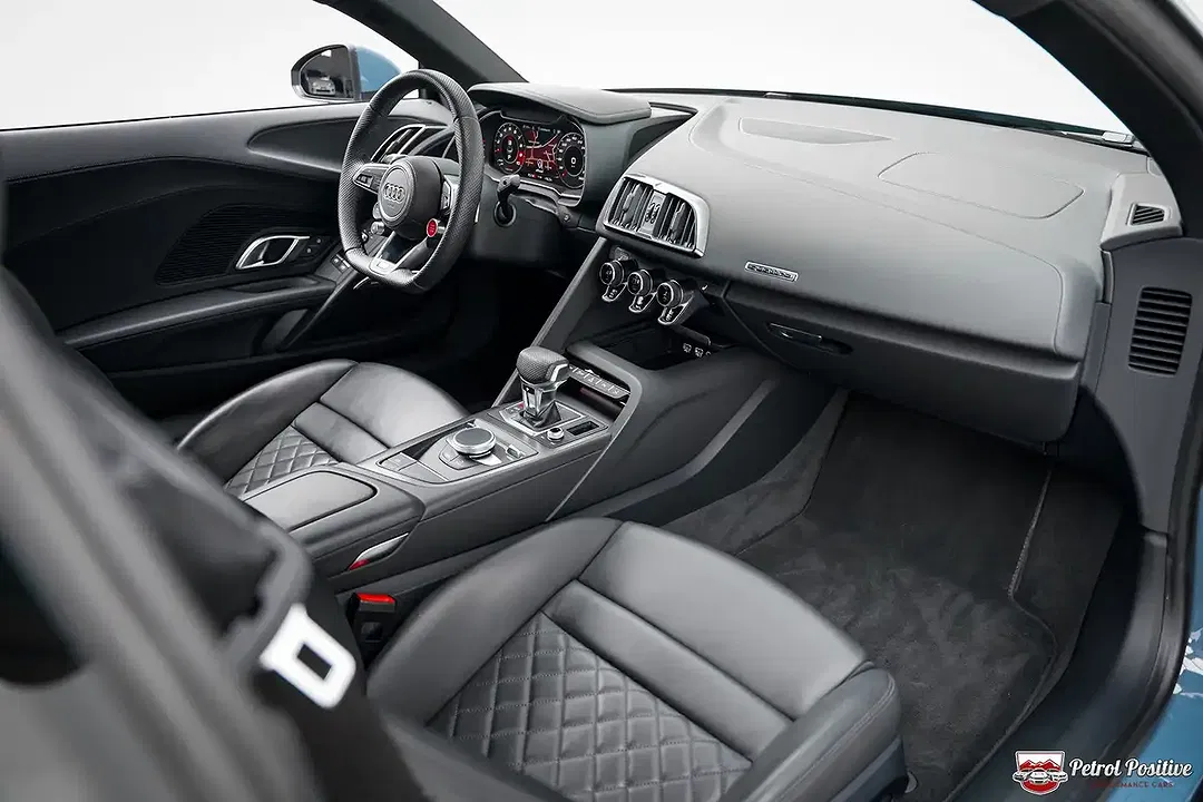 Audi R8 5.2 V10 FSI quattro - Thumbnail 45