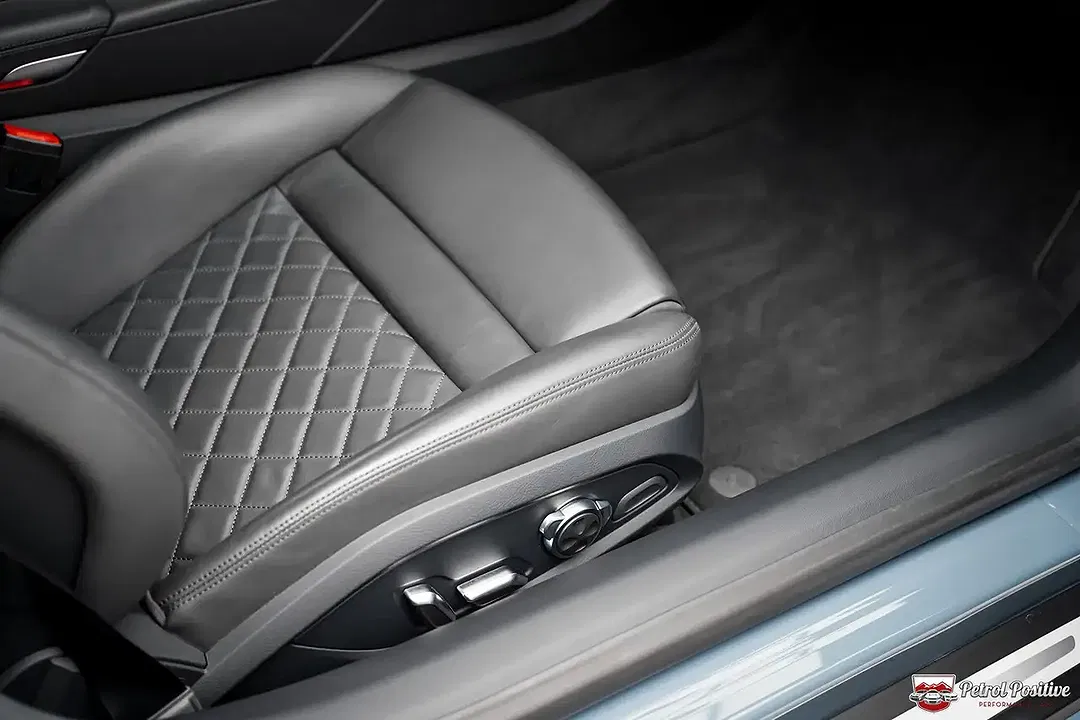 Audi R8 5.2 V10 FSI quattro - Thumbnail 48