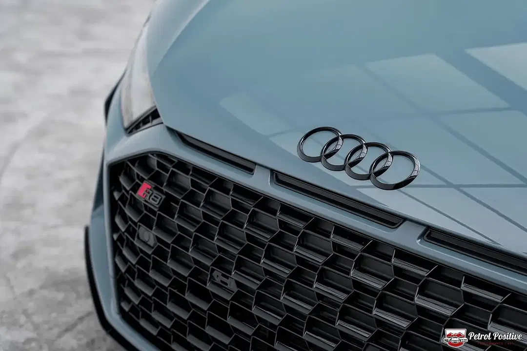 Audi R8 5.2 V10 FSI quattro - Thumbnail 6