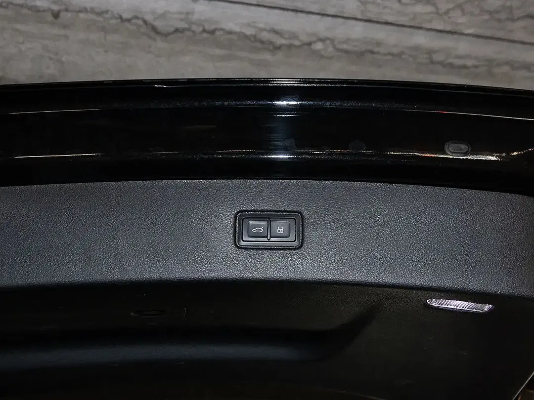 Audi Q7 55 TFSI e quattro S line - Thumbnail 11