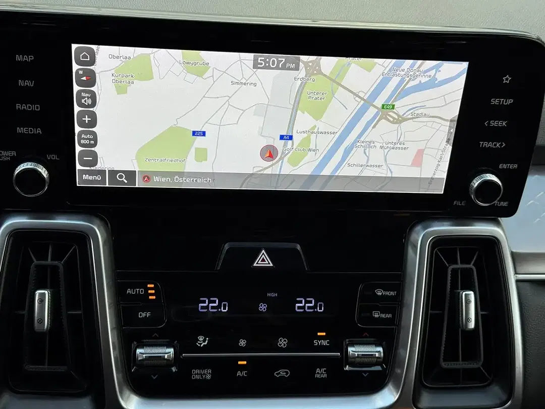 Kia Sorento 4WD - Thumbnail 12