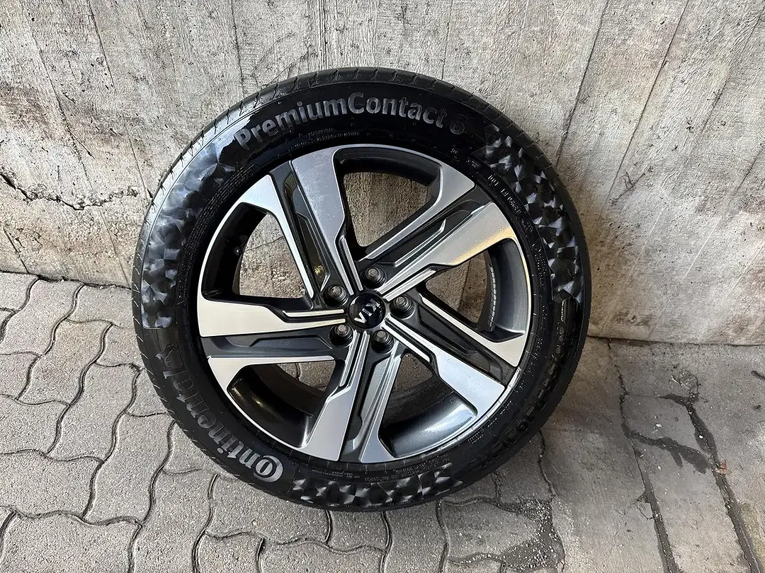 Kia Sorento 4WD - Thumbnail 25