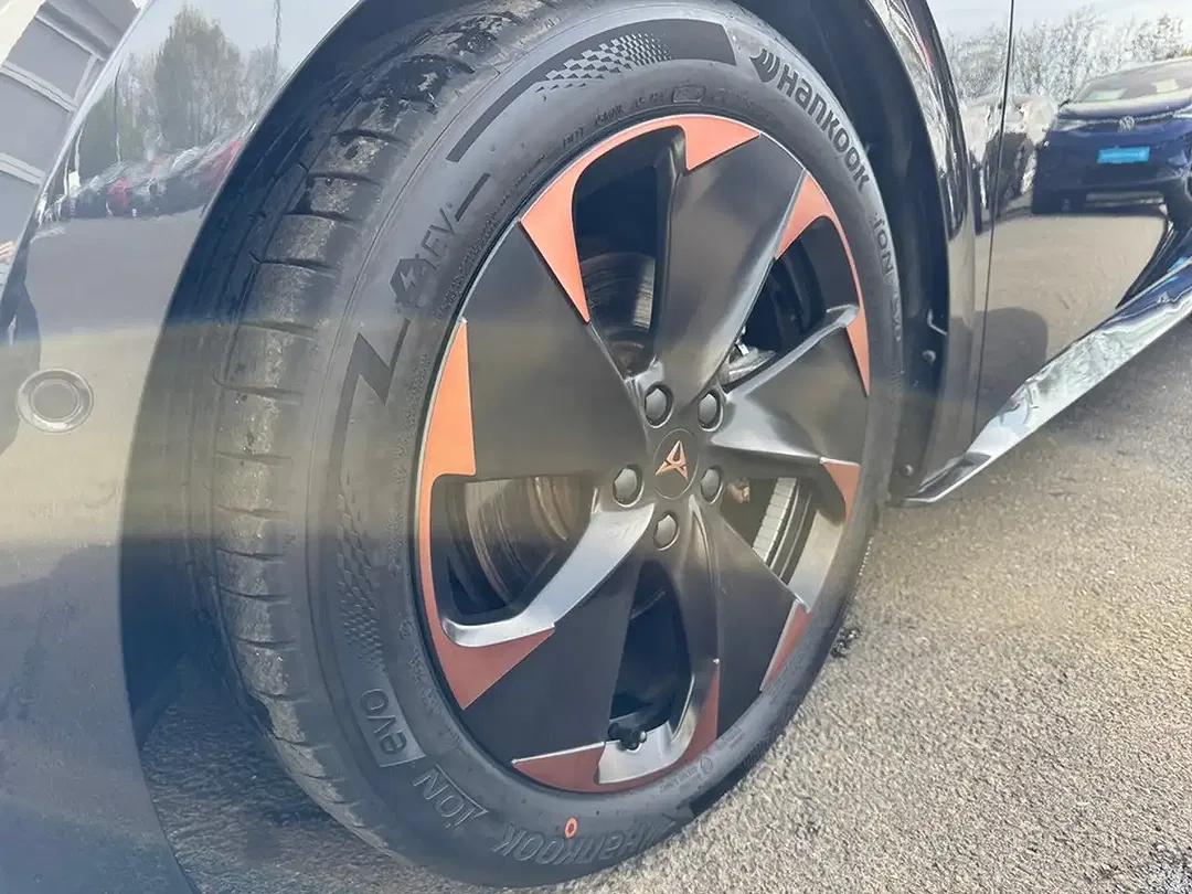 CUPRA Born - Thumbnail 3