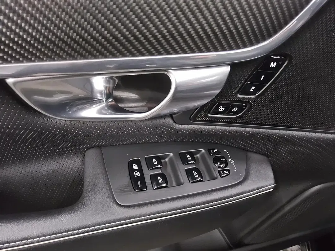 Volvo S90 T8 Hybrid AWD R-Design - Thumbnail 9