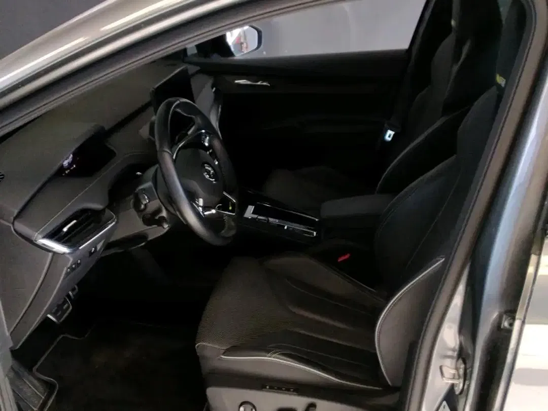 Skoda Enyaq vRS Coupé Suite - Thumbnail 7