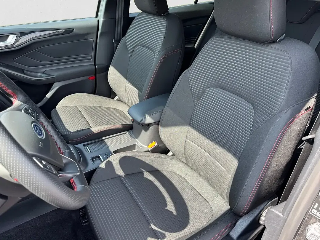 Ford Focus ST-Line - Thumbnail 8