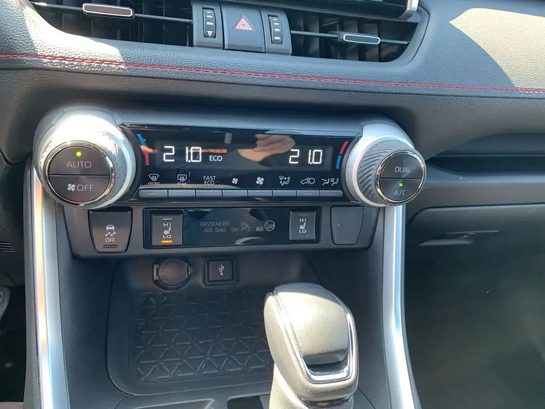 Toyota RAV 4 PHEV Teamplayer - Thumbnail 11