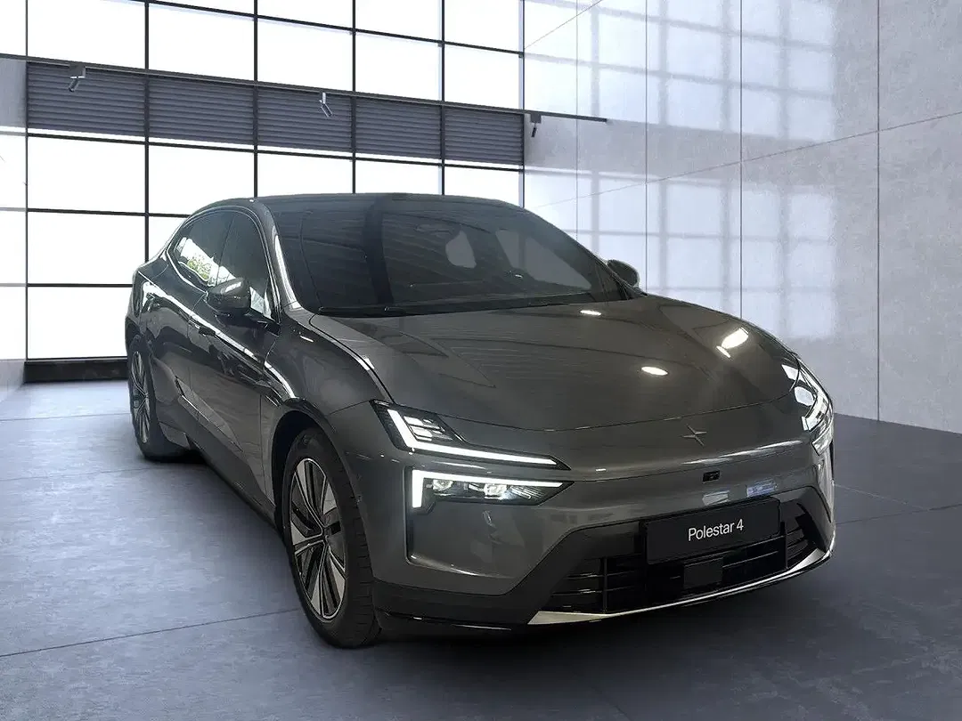 Polestar 4 Long Range - Thumbnail 3