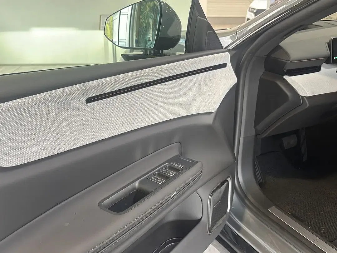 Polestar 4 Long Range - Thumbnail 7