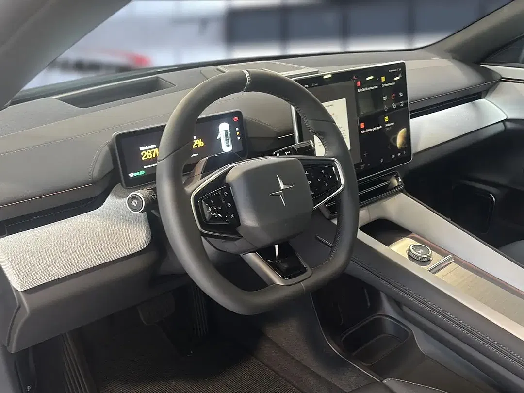 Polestar 4 Long Range - Thumbnail 9