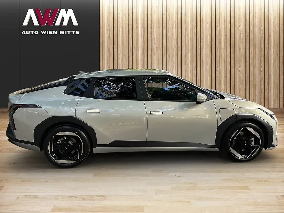 Kia EV4 81.4 kWh Earth Plus - Thumbnail 3