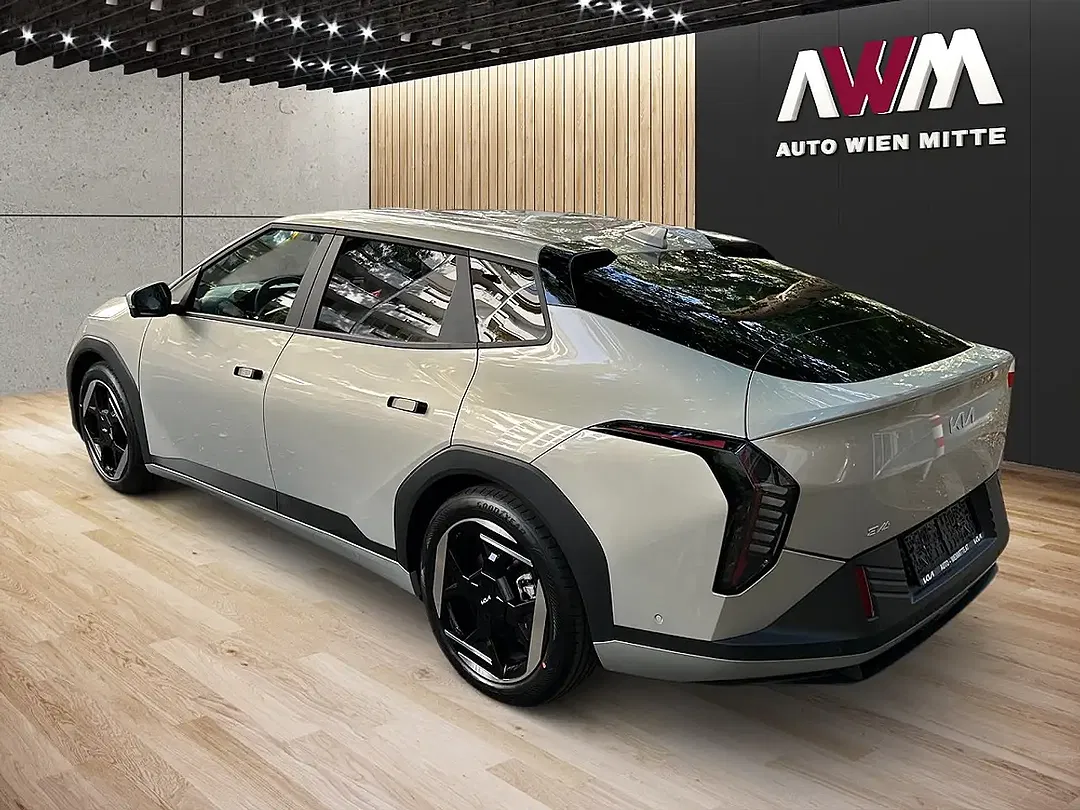 Kia EV4 81.4 kWh Earth Plus - Thumbnail 4