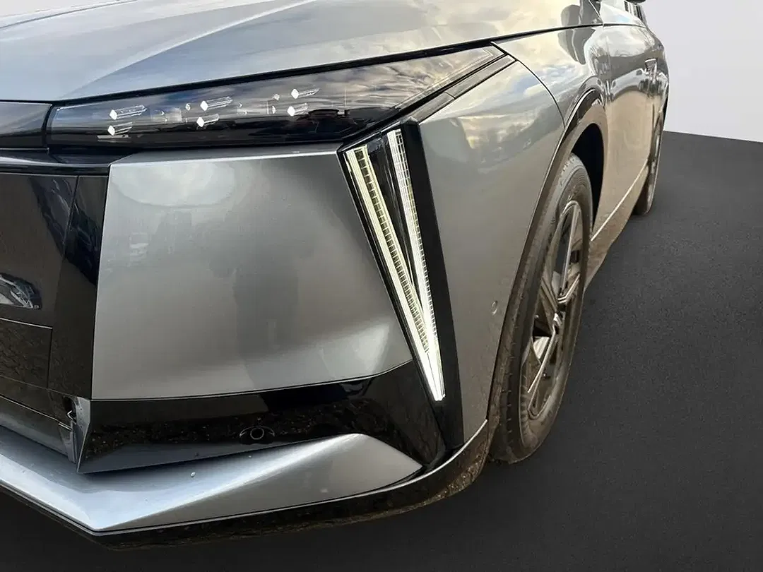 DS Automobiles N°8 - Thumbnail 8