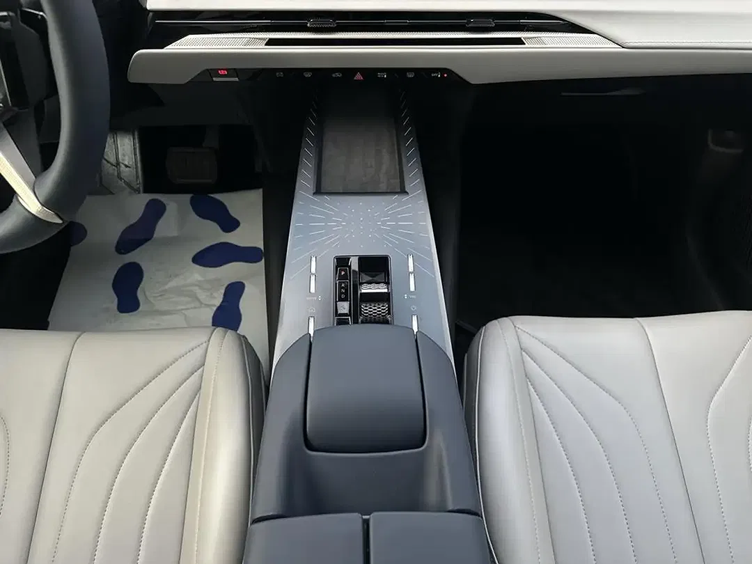 DS Automobiles N°8 - foto 13