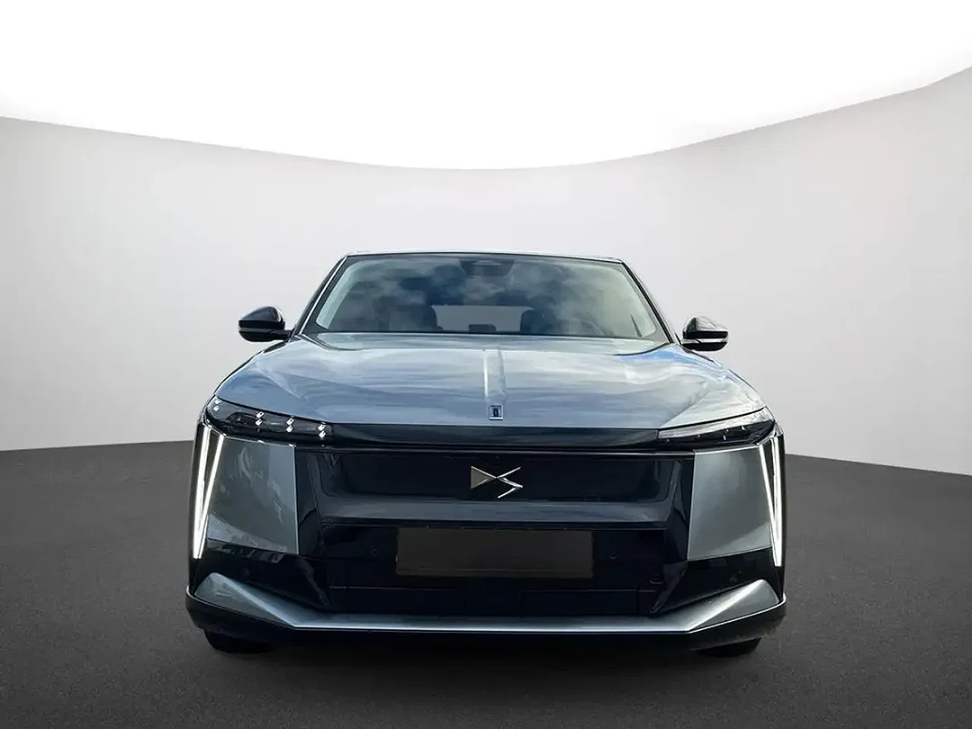 DS Automobiles N°8 - Afbeelding 1