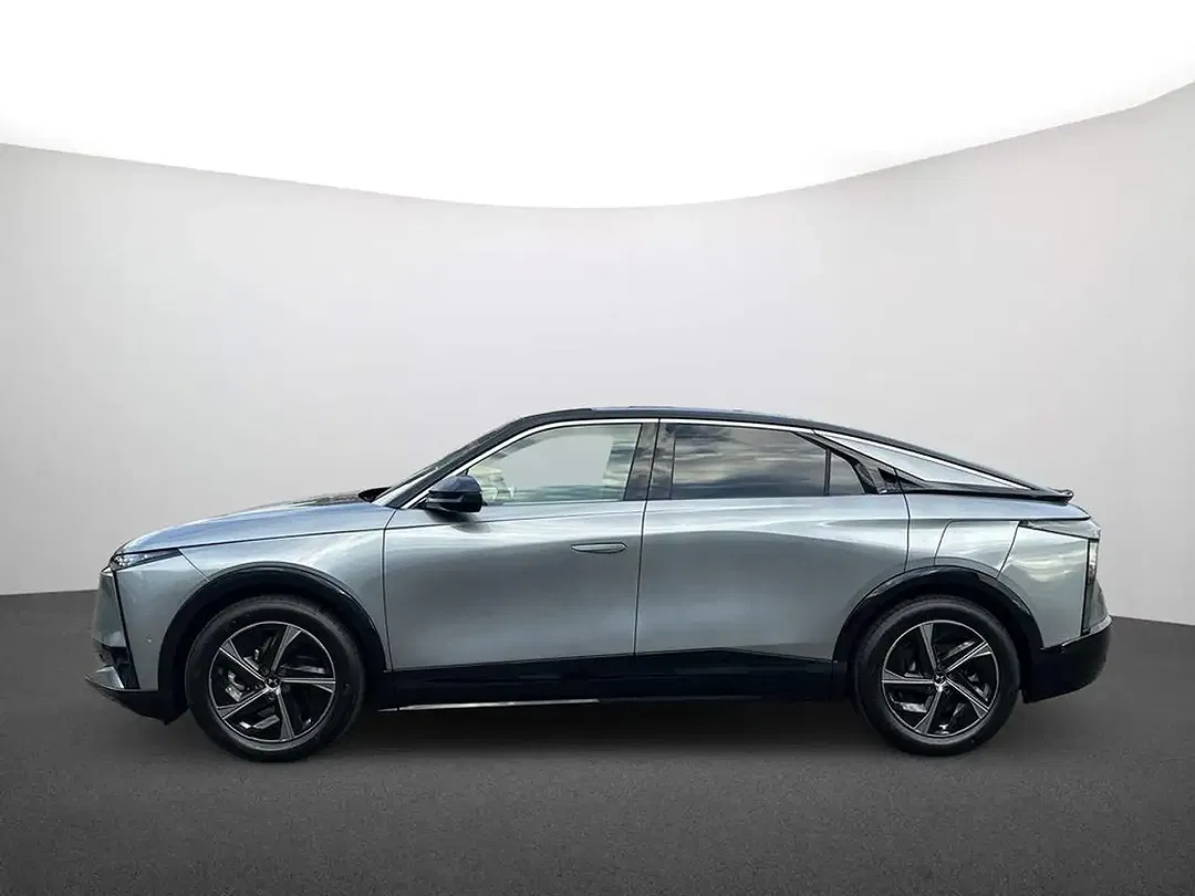 DS Automobiles N°8 - Thumbnail 4