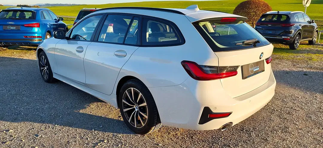 BMW 320 MHEV xDrive 4x4 Plus - Thumbnail 3