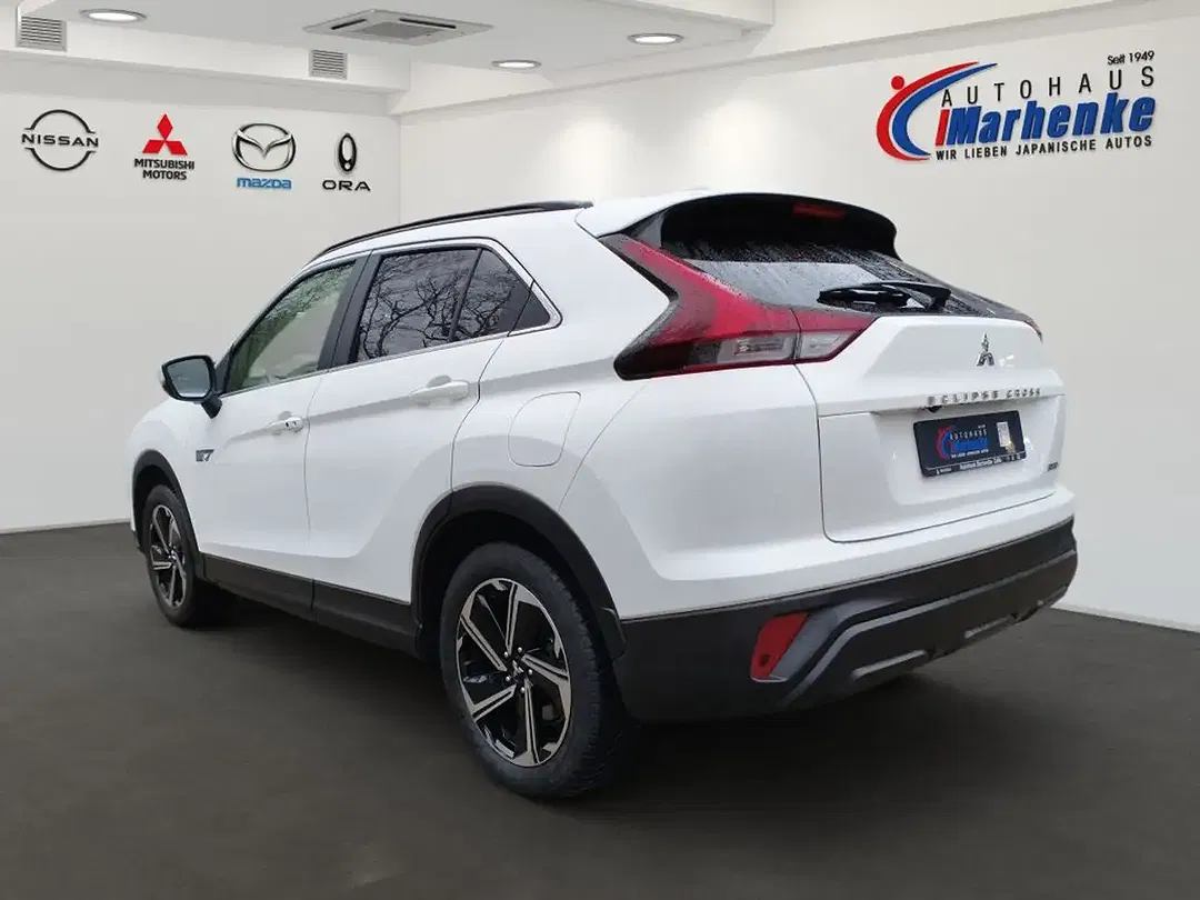 Mitsubishi Eclipse Cross PHEV Hybrid 4WD Basis - Thumbnail 4