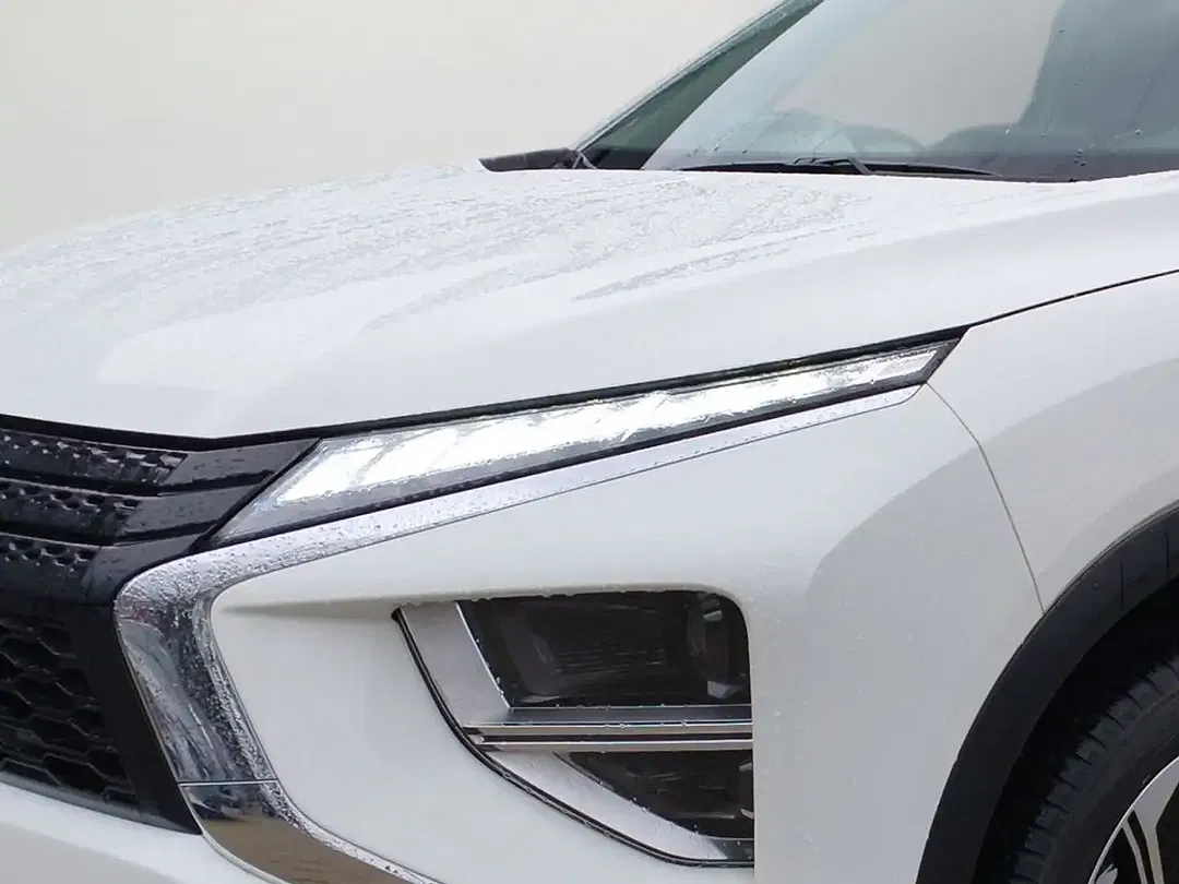 Mitsubishi Eclipse Cross PHEV Hybrid 4WD Basis - Thumbnail 5