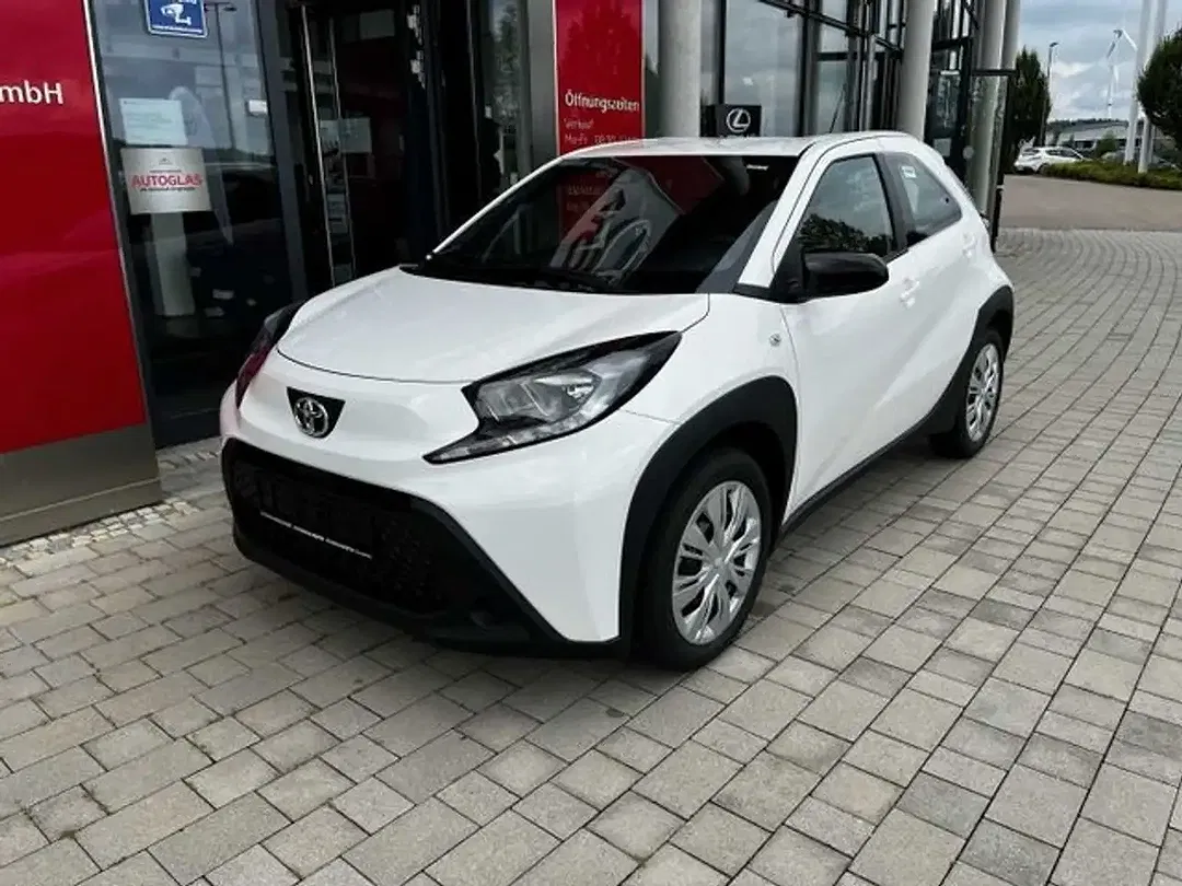 Toyota Aygo X CVT Business Edition - Thumbnail 3