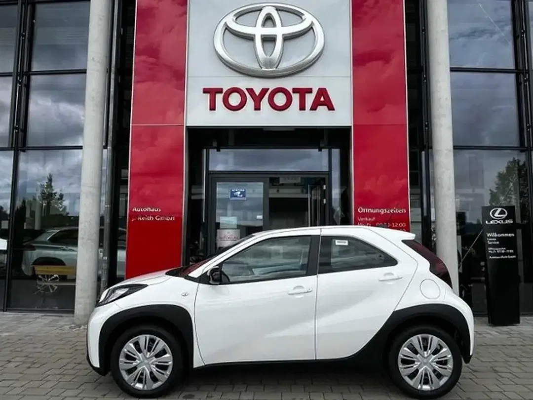 Toyota Aygo X CVT Business Edition - Thumbnail 4