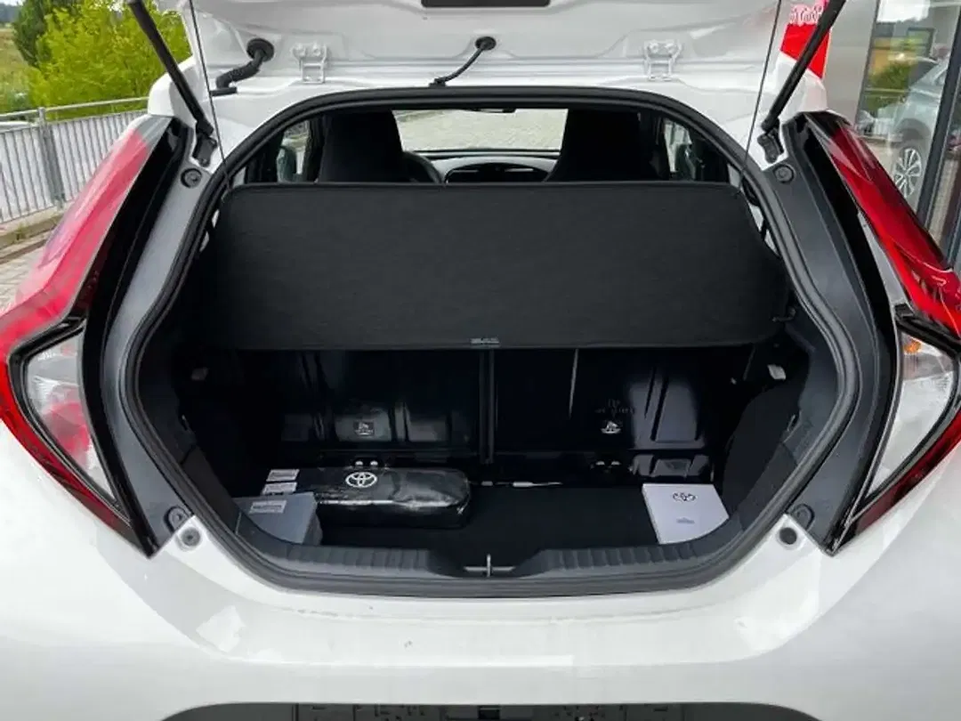Toyota Aygo X CVT Business Edition - Thumbnail 7