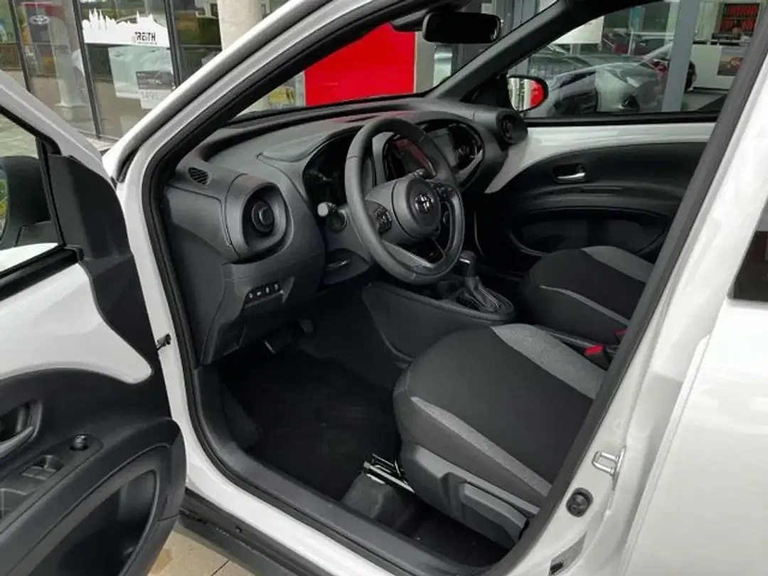 Toyota Aygo X CVT Business Edition - Thumbnail 9
