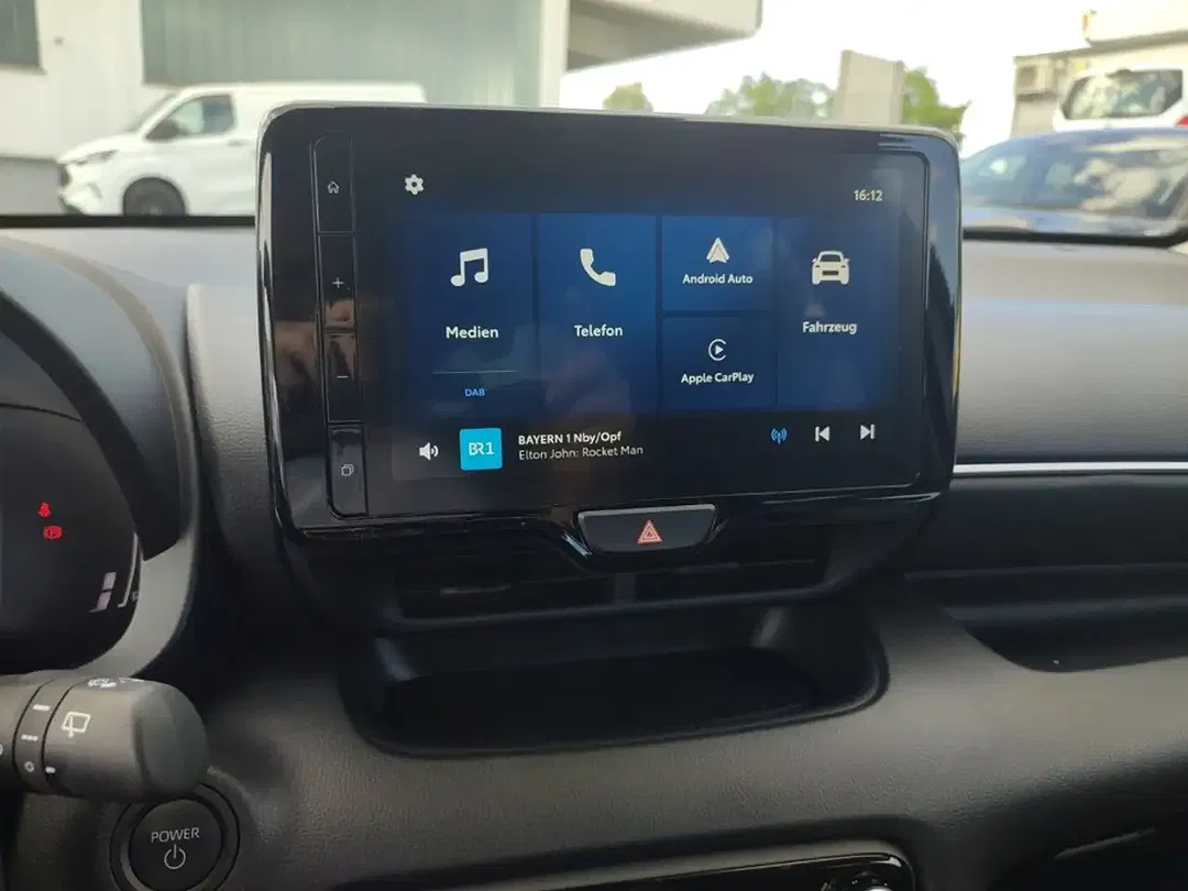 Toyota Yaris Hybrid Teamplayer - Thumbnail 11
