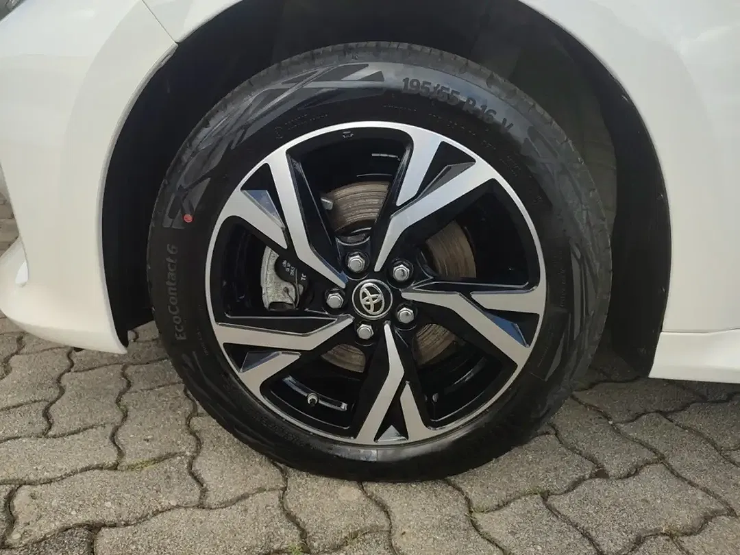 Toyota Yaris Hybrid Teamplayer - Thumbnail 3