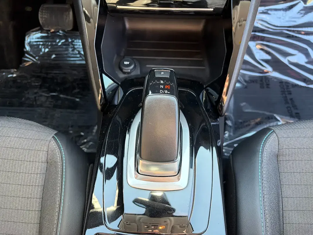 Peugeot e-208 Allure - Thumbnail 11