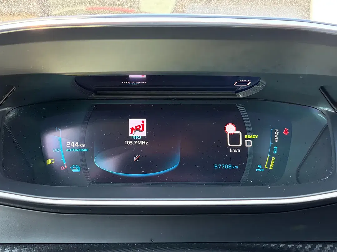 Peugeot e-208 Allure - Thumbnail 16