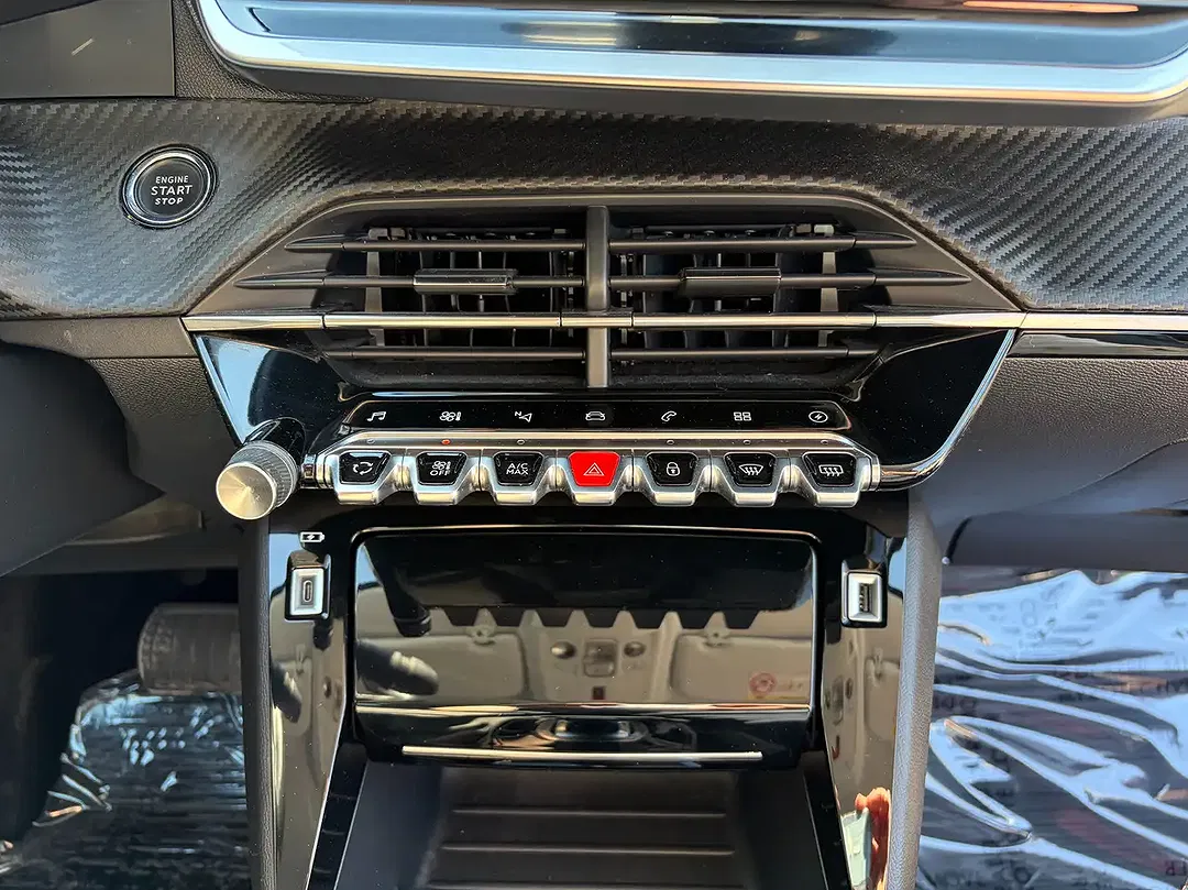 Peugeot e-208 Allure - Thumbnail 18