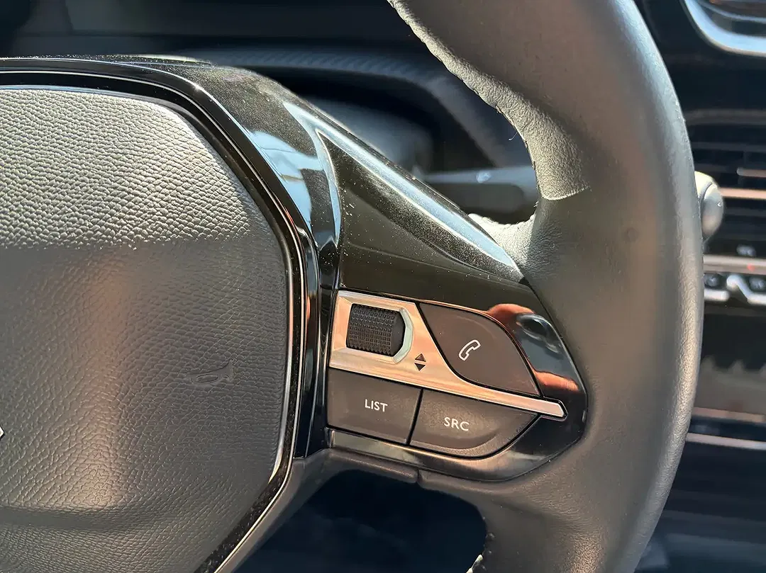 Peugeot e-208 Allure - Thumbnail 21