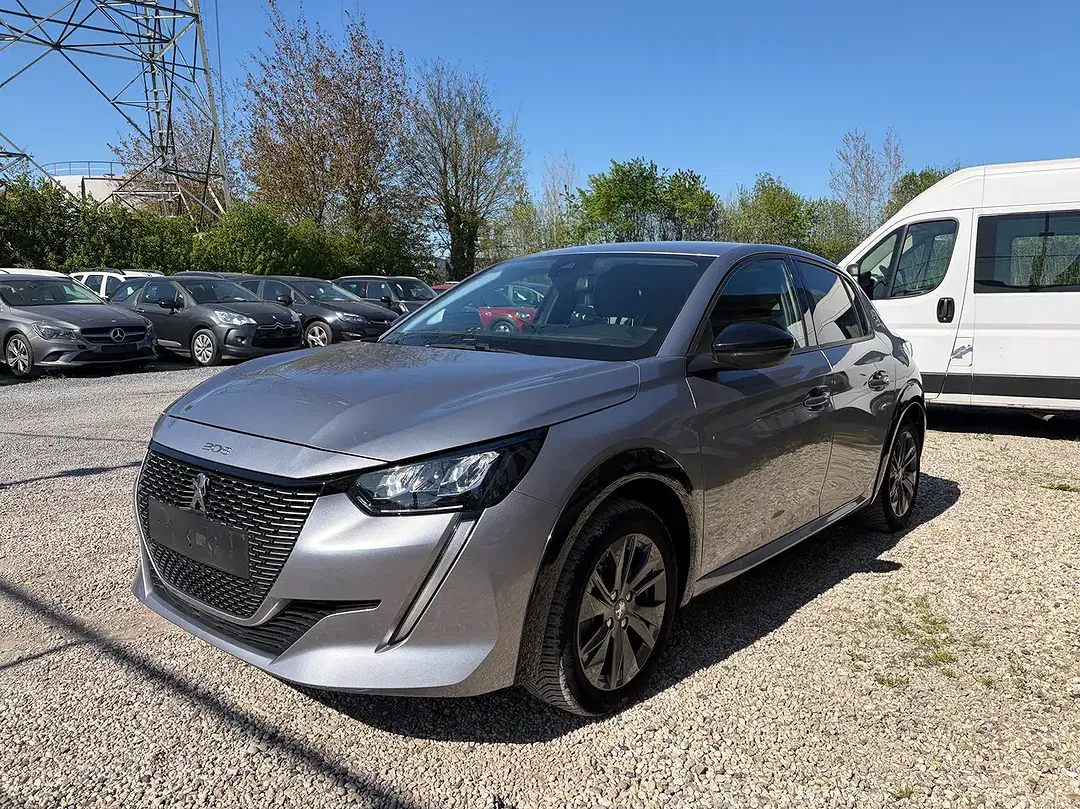 Peugeot e-208 Allure - Thumbnail 3