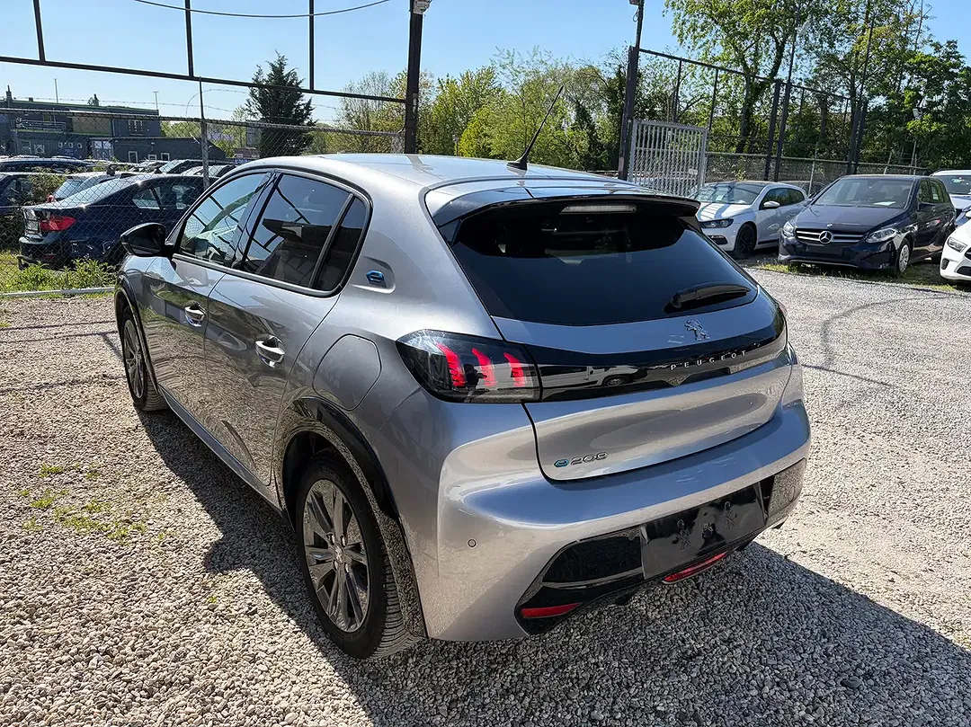Peugeot e-208 Allure - Thumbnail 5