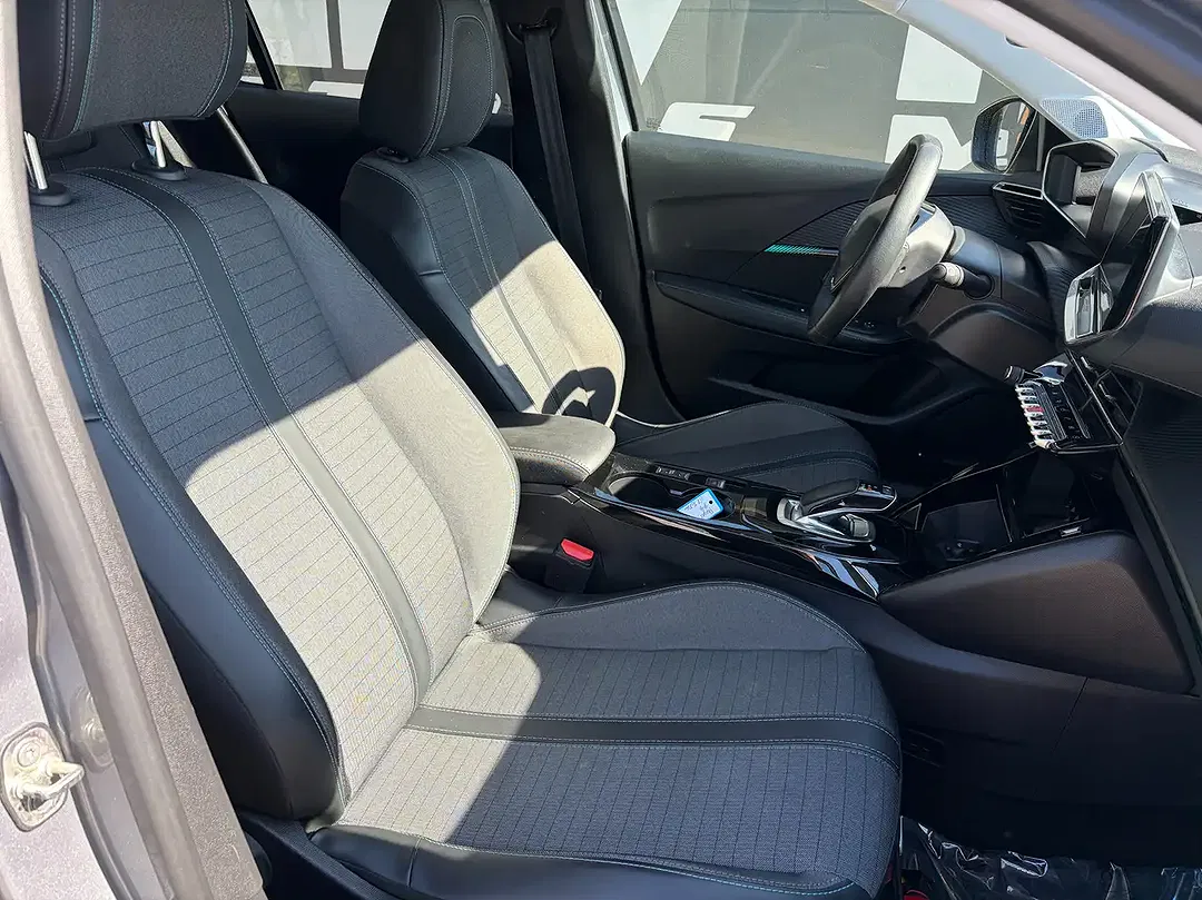 Peugeot e-208 Allure - Thumbnail 7