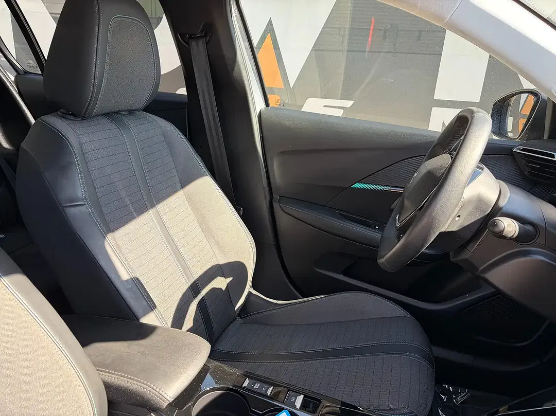 Peugeot e-208 Allure - Thumbnail 8