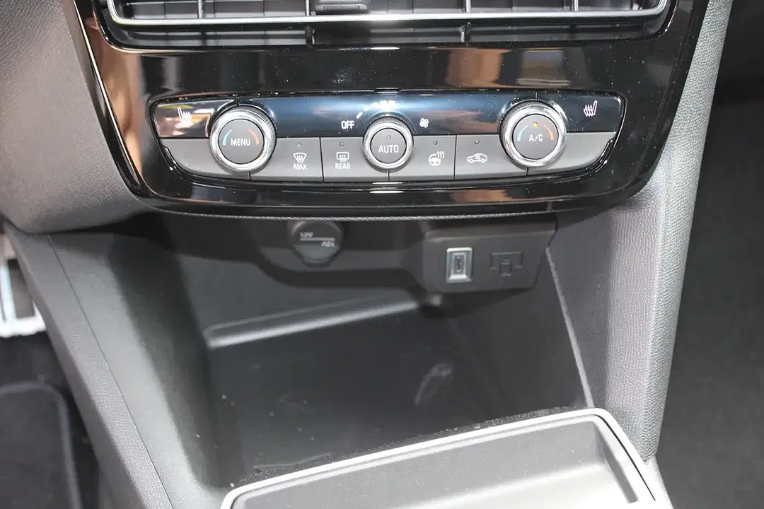 Opel Mokka Hybrid 1.2 Turbo GS - Thumbnail 14