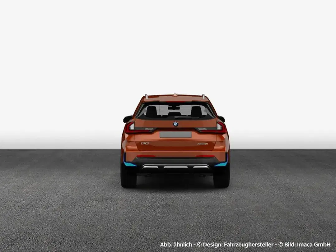 BMW iX1 xDrive xLine - Thumbnail 5