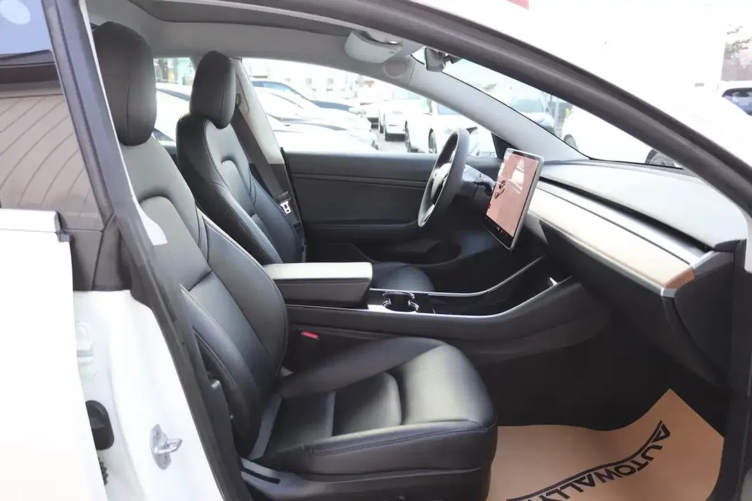 Tesla Model 3 RWD Standard Range Plus - Thumbnail 10