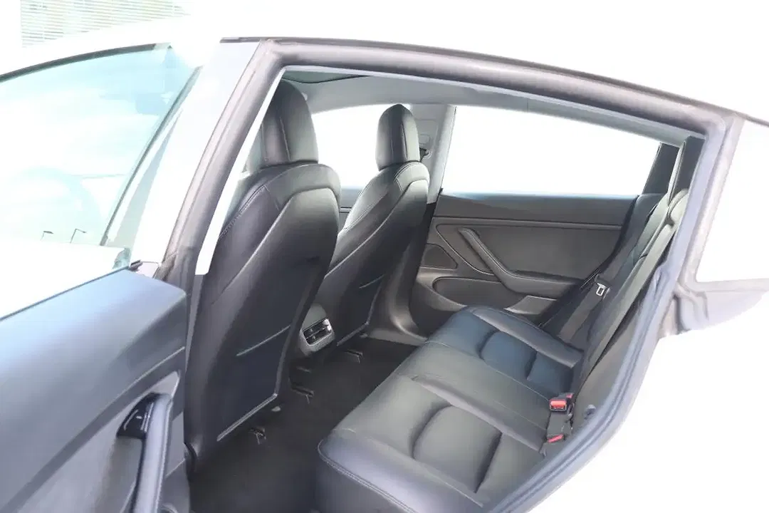 Tesla Model 3 RWD Standard Range Plus - Thumbnail 7