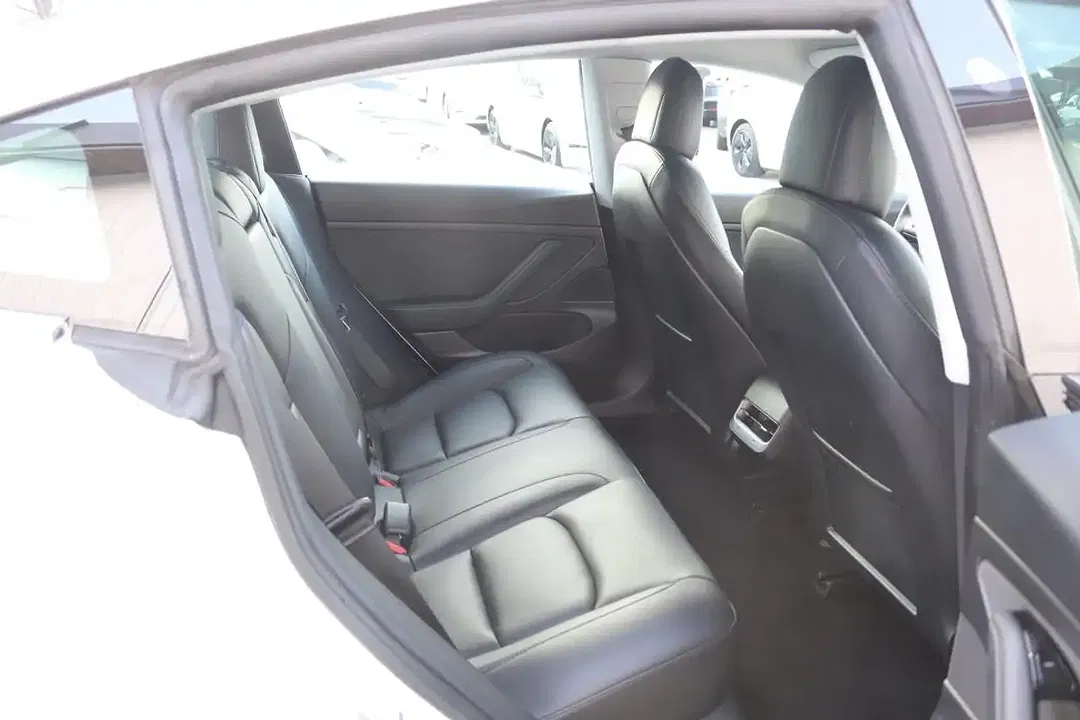Tesla Model 3 RWD Standard Range Plus - Thumbnail 8