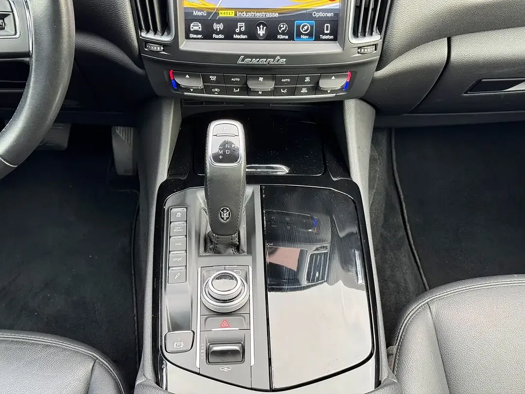 Maserati Levante - Thumbnail 12