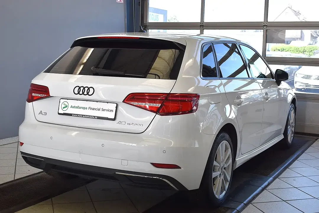 Audi A3 40 e-tron S tronic Sportback - Thumbnail 6